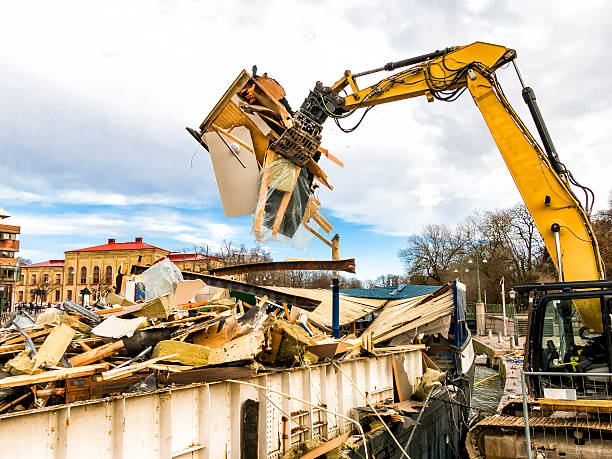 Best Yard Waste Removal  in Newcomerstown, OH